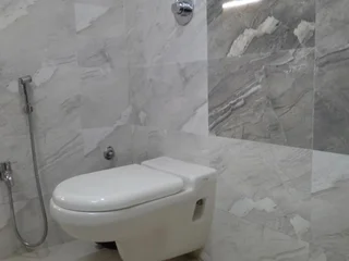 Тхане: Hotel Galaxy's Vaibhav