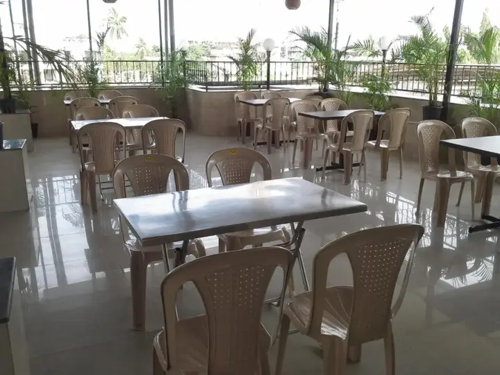 Тхане: Hotel Galaxy's Vaibhav