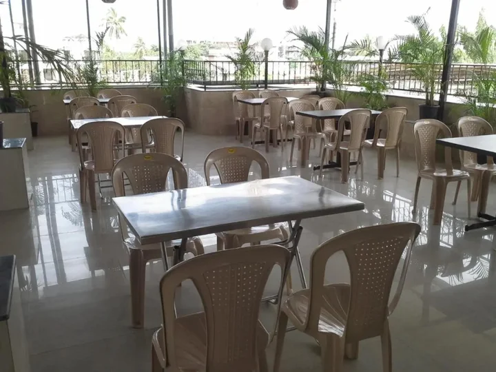 Тхане: Hotel Galaxy's Vaibhav