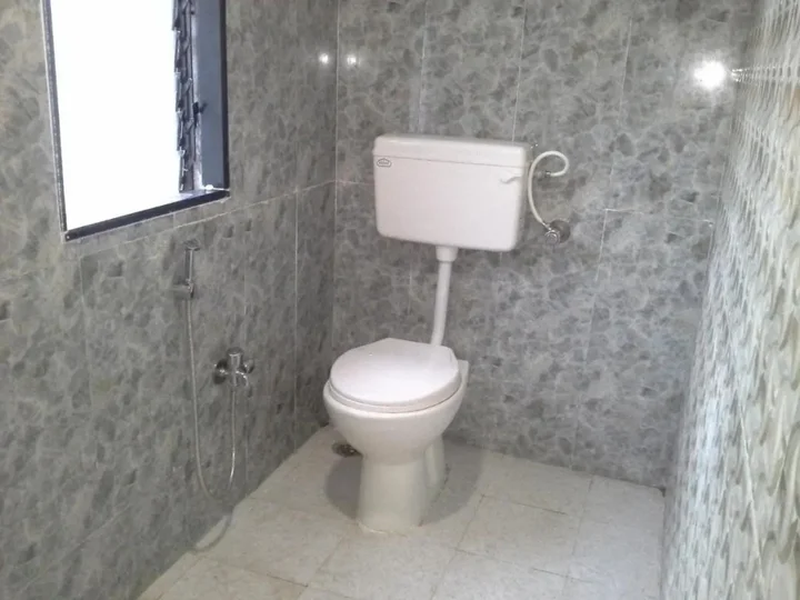 Тхане: Hotel Galaxy's Vaibhav