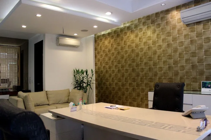 Гуруграм: OYO Premium Sikandarpur Metro 2