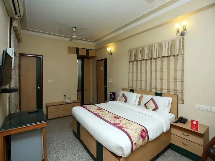 OYO Rooms Near Jalvayu Towers- Sector 56 — фото 3