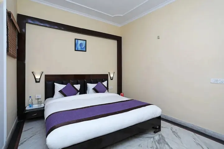 Гуруграм: Hotel Laksh Residency by OYO