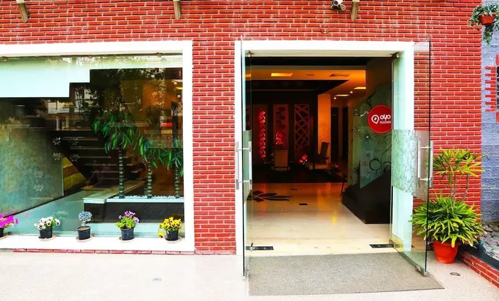 Гуруграм: OYO 386 Hotel Lotus Panache