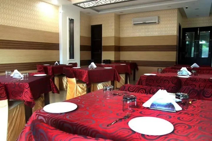 Газиабад: Capital O 1391 Hotel Pushpa Vilas