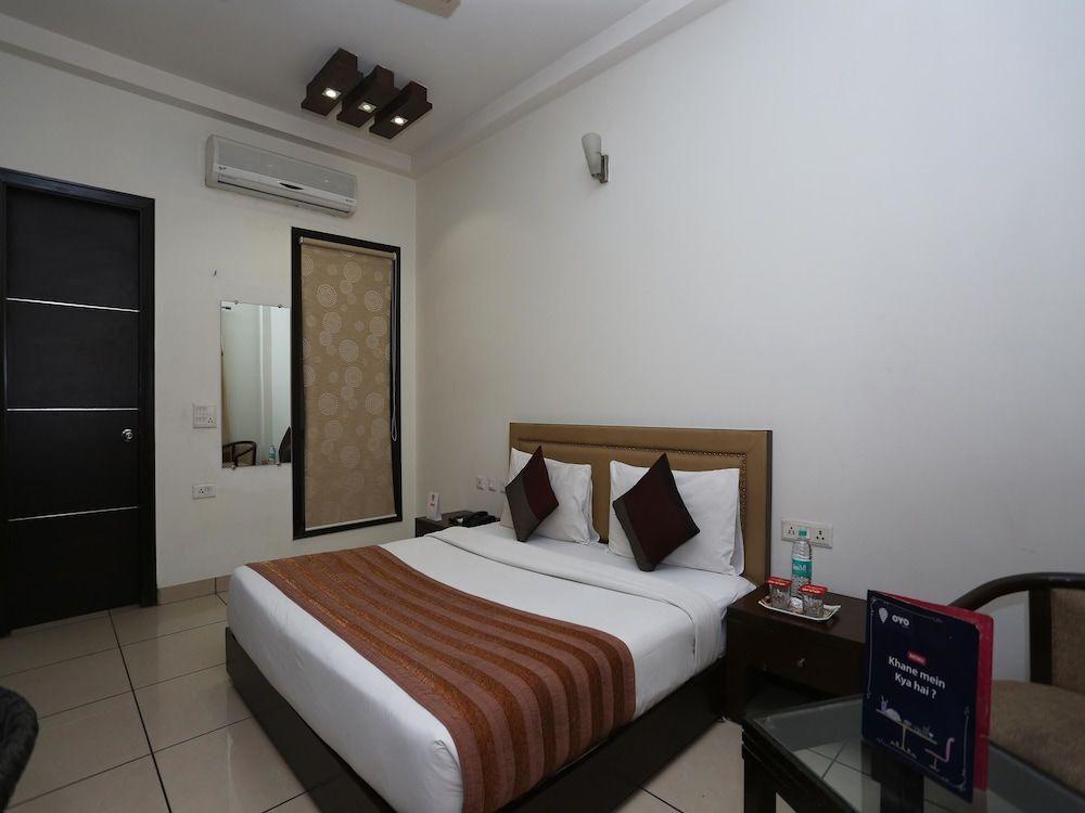 Газиабад: Capital O 1391 Hotel Pushpa Vilas