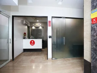 Газиабад: Capital O 1391 Hotel Pushpa Vilas