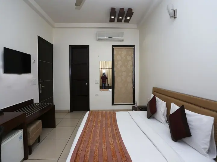 Газиабад: Capital O 1391 Hotel Pushpa Vilas