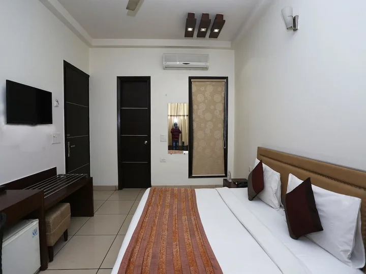 Газиабад: Capital O 1391 Hotel Pushpa Vilas
