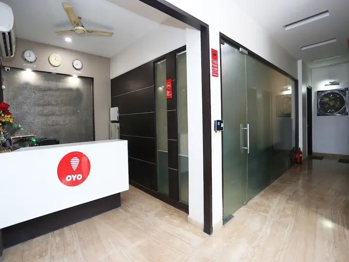 Газиабад: Capital O 1391 Hotel Pushpa Vilas