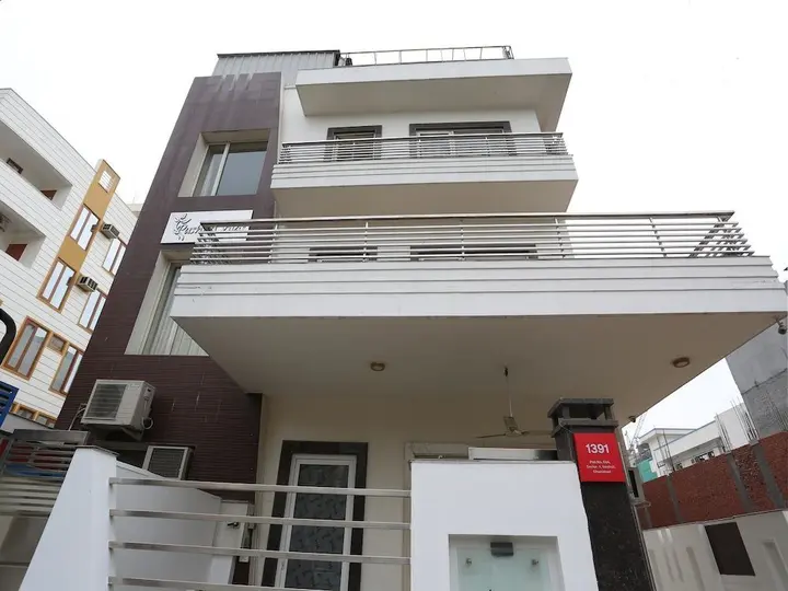 Газиабад: Capital O 1391 Hotel Pushpa Vilas
