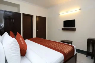 Гуруграм: OYO Premium Galleria Market DLF 4