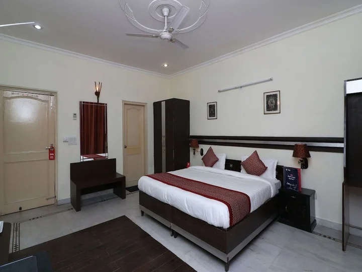 Гуруграм: OYO 12968 Hotel The Domus