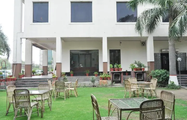 Гуруграм: OYO Premium Old Gurgaon