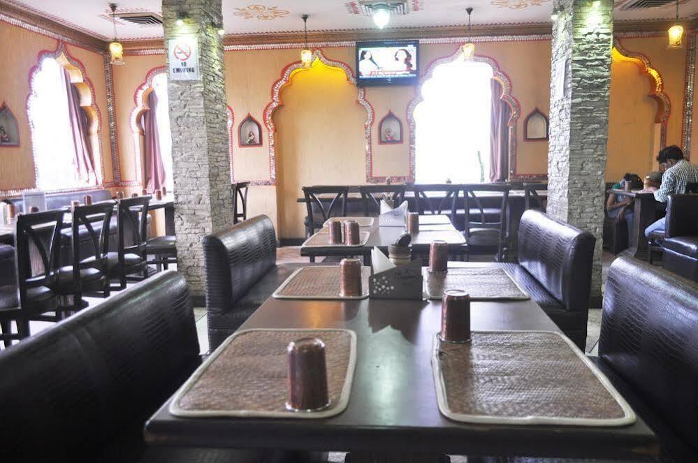 Гуруграм: OYO Premium Old Gurgaon