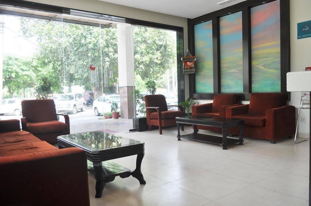 Гуруграм: OYO Premium Old Gurgaon
