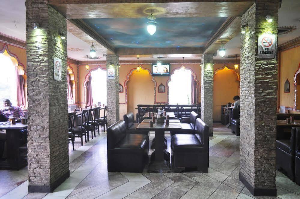 Гуруграм: OYO Premium Old Gurgaon