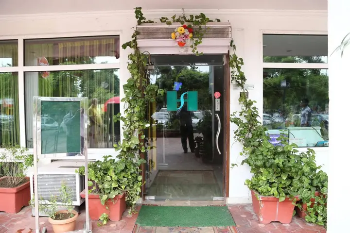 Мохали: OYO 821 Sarao Hotel