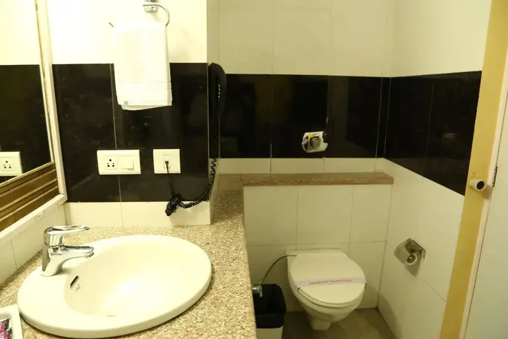 Мохали: OYO 821 Sarao Hotel
