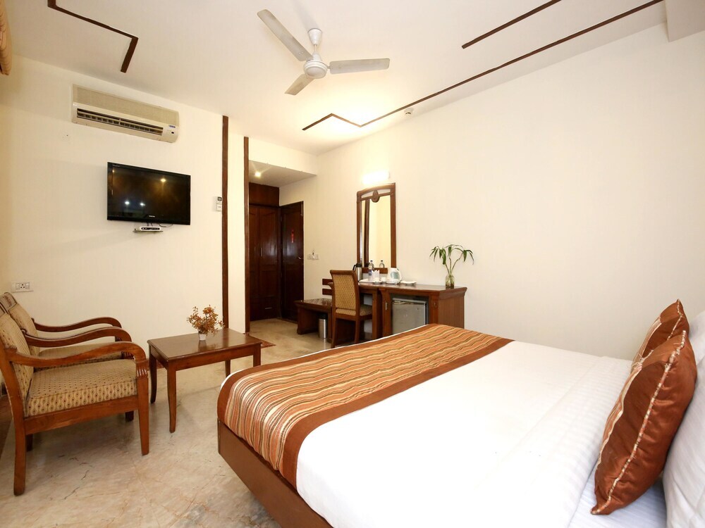 Чандигарх: OYO 808 Hotel Alora