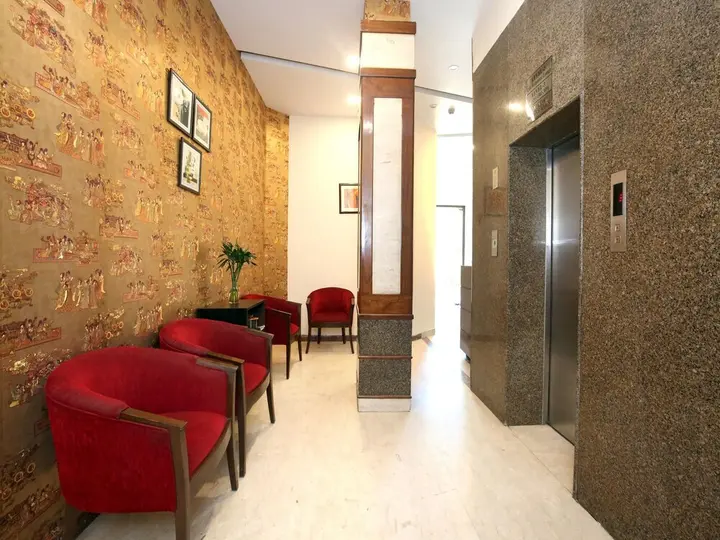 Чандигарх: OYO 808 Hotel Alora