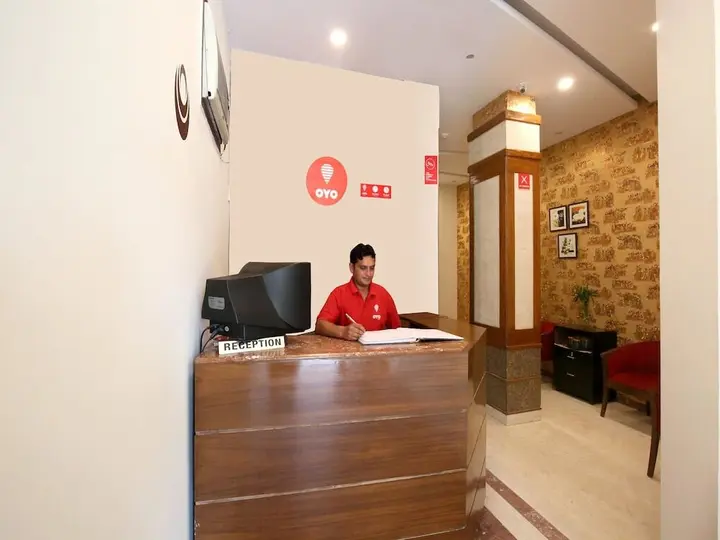 Чандигарх: OYO 808 Hotel Alora