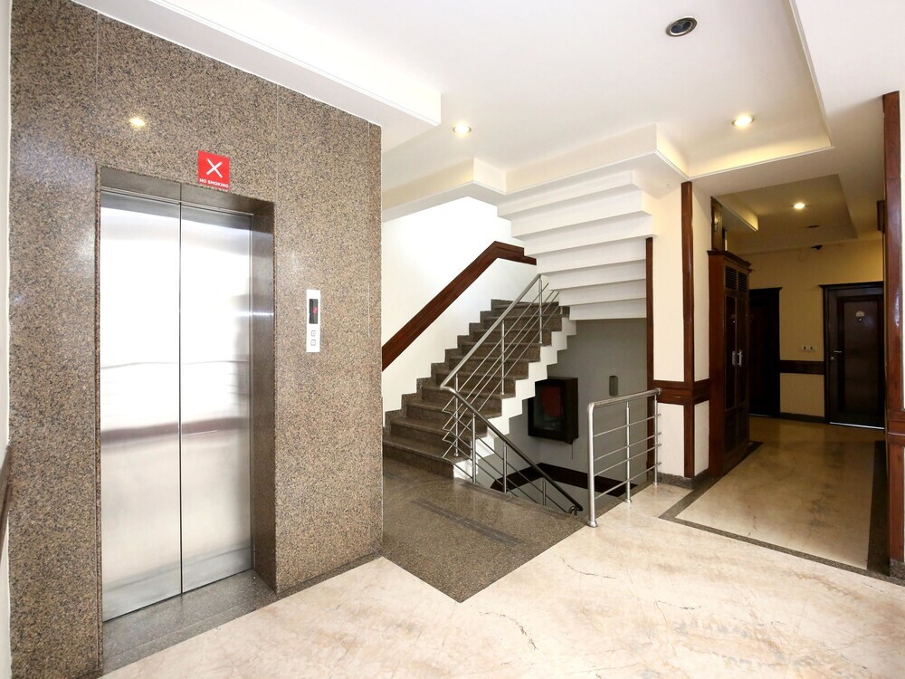 Чандигарх: OYO 808 Hotel Alora