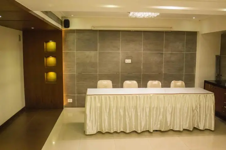 Нави-Мумбай: Hotel Corporate