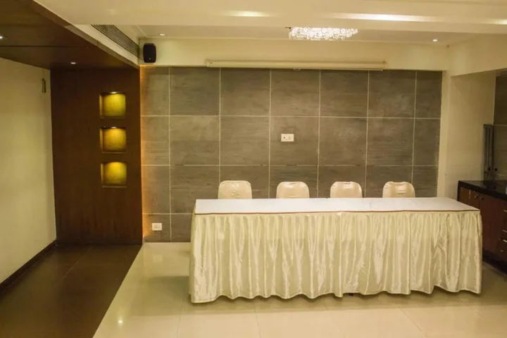 Нави-Мумбай: Hotel Corporate