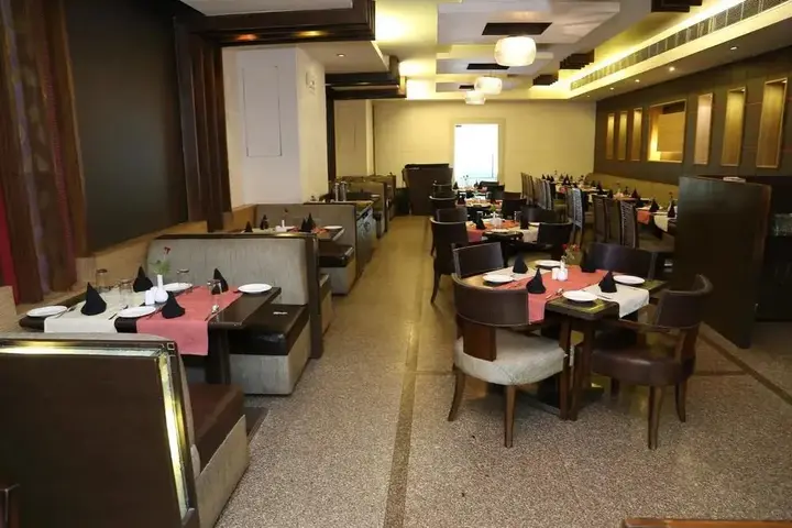 Панчкула: OYO 1832 Hotel Parbhat Inn
