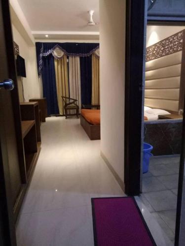 Панчкула: OYO Premium Dhakoli Zirakpur