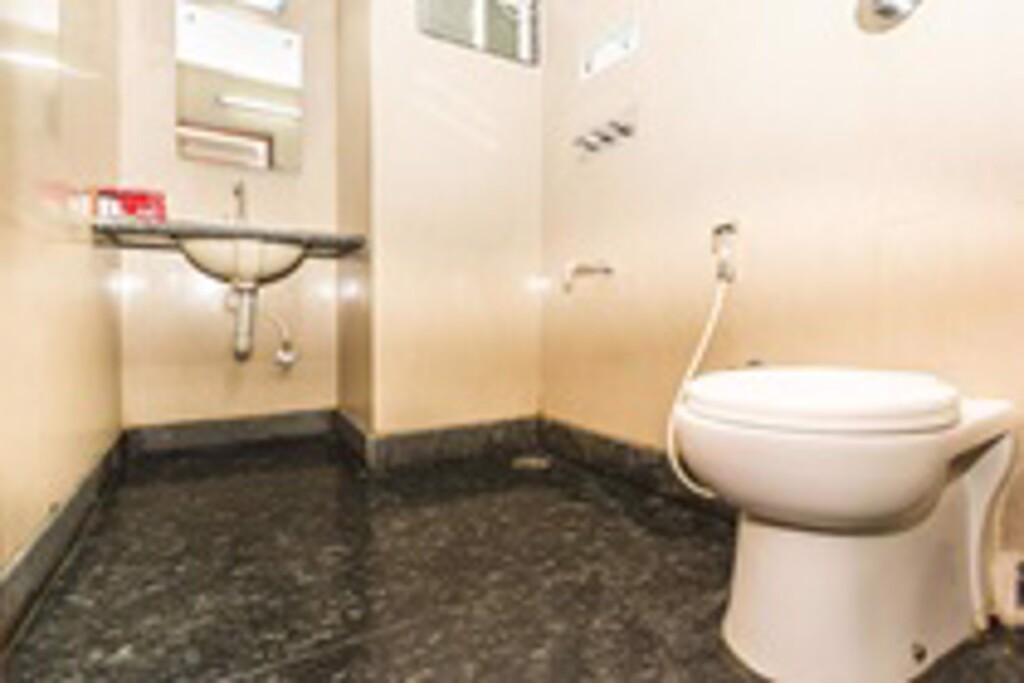 OYO Rooms Majestic Gandhinagar 3 — фото 6