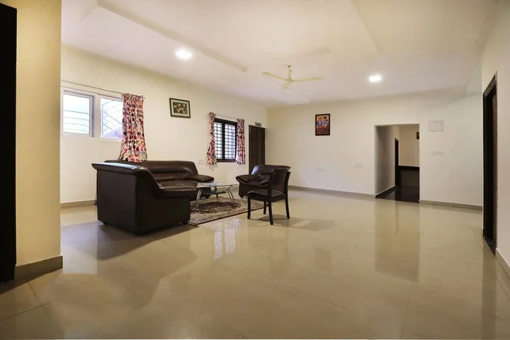 Бангалор: OYO 1078 Hotel Royal Serenity