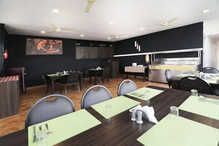 Бангалор: OYO 1078 Hotel Royal Serenity