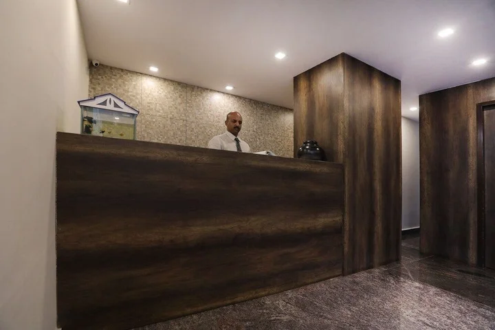 Бангалор: OYO 1078 Hotel Royal Serenity