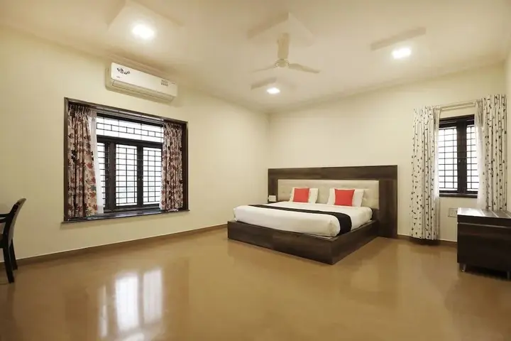 Бангалор: OYO 1078 Hotel Royal Serenity