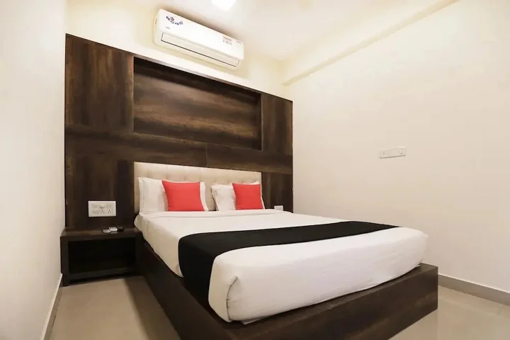 Бангалор: OYO 1078 Hotel Royal Serenity