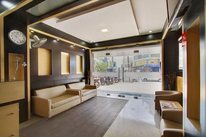 Бангалор: OYO 958 Hotel Greenwood Inn