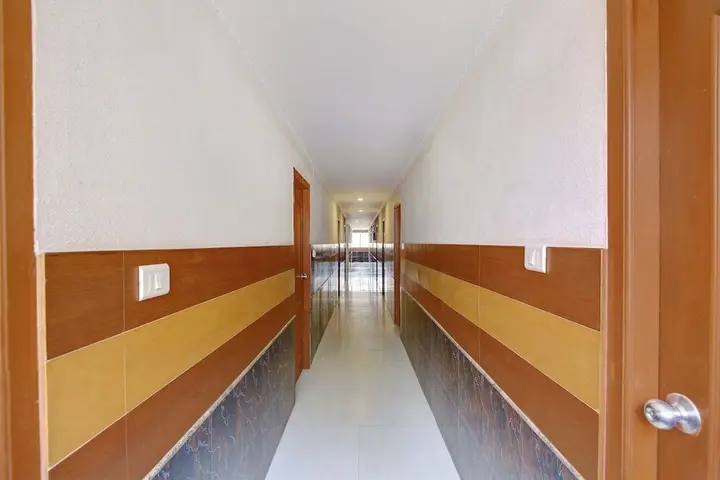 Бангалор: OYO 958 Hotel Greenwood Inn