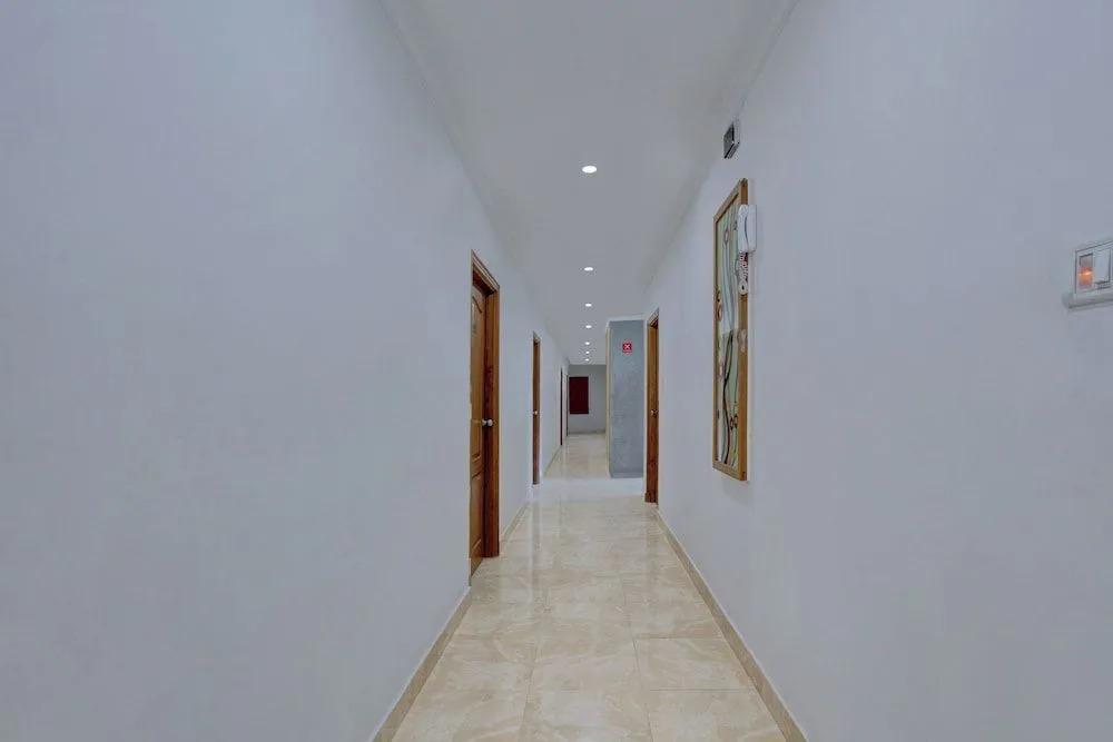 Бангалор: OYO 27005 The Woodbridge Hotel