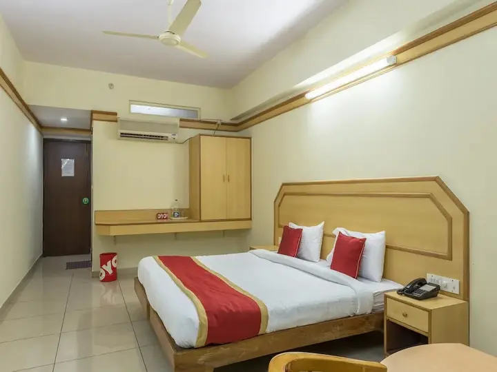 Бангалор: OYO 649 Hotel Ajantha Trinity Inn