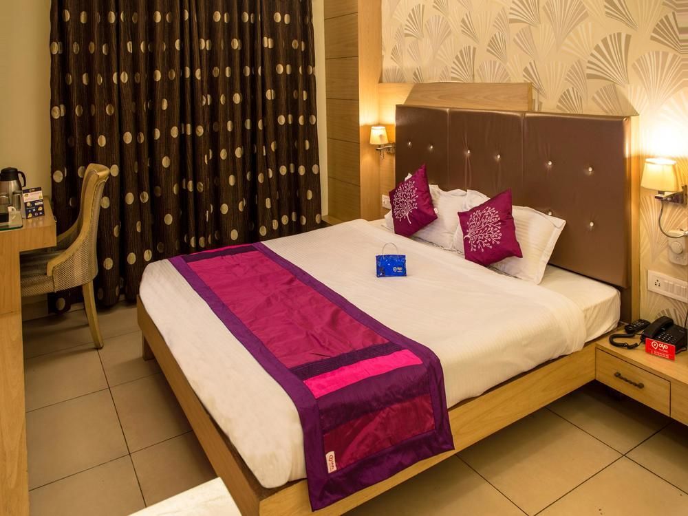 Бхопал: Capital O 1547 Hotel The Oasis