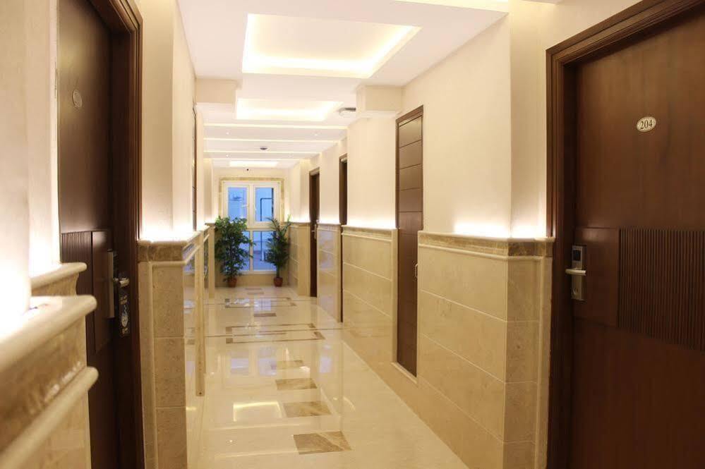 Бангалор: OYO Premium MG Road Trinity