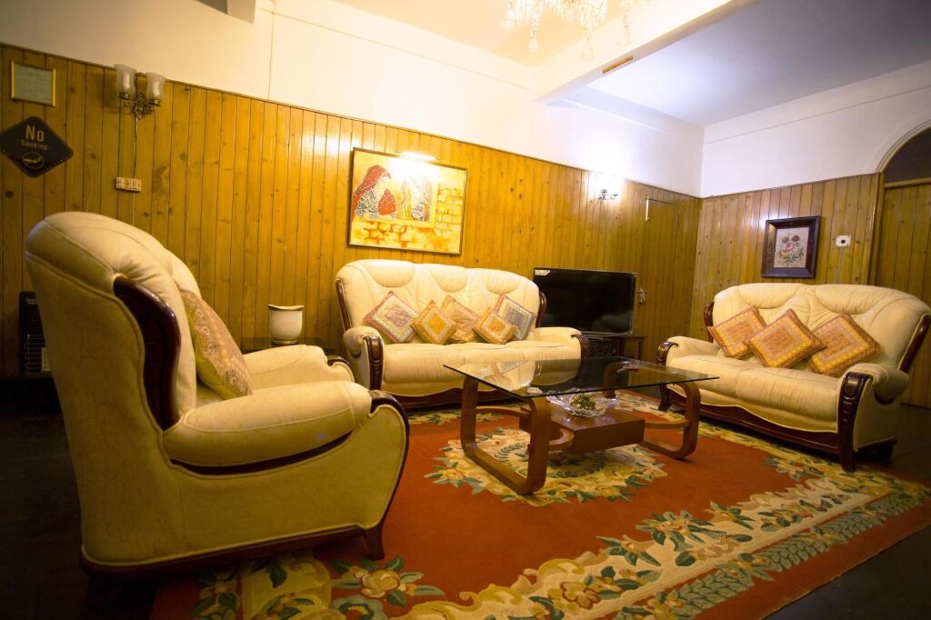 Дарджилинг: OYO Premium Mall Road Darjeeling
