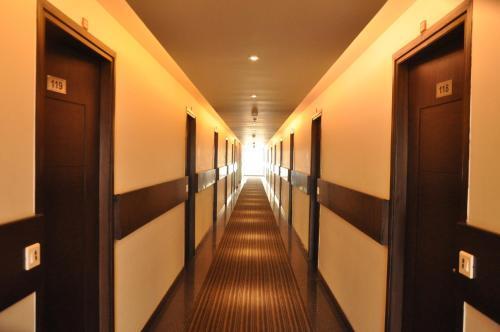 Агра: FabHotel TDI Mall Fatehabad Rd