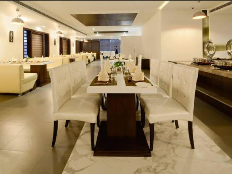Агра: FabHotel TDI Mall Fatehabad Rd