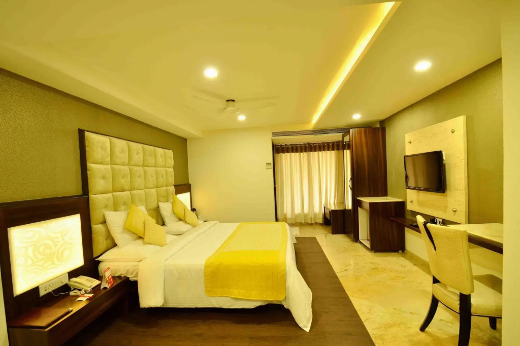 Индаур: OYO Premium Kanchan Bagh
