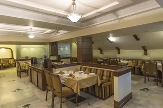 Индаур: Oyo 1468 Princes Palace