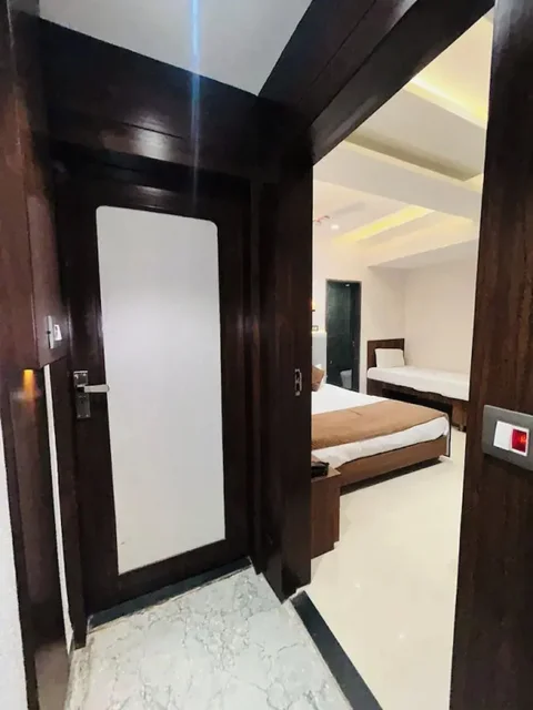 Индаур: Hotel Care Residency By OYO Rooms