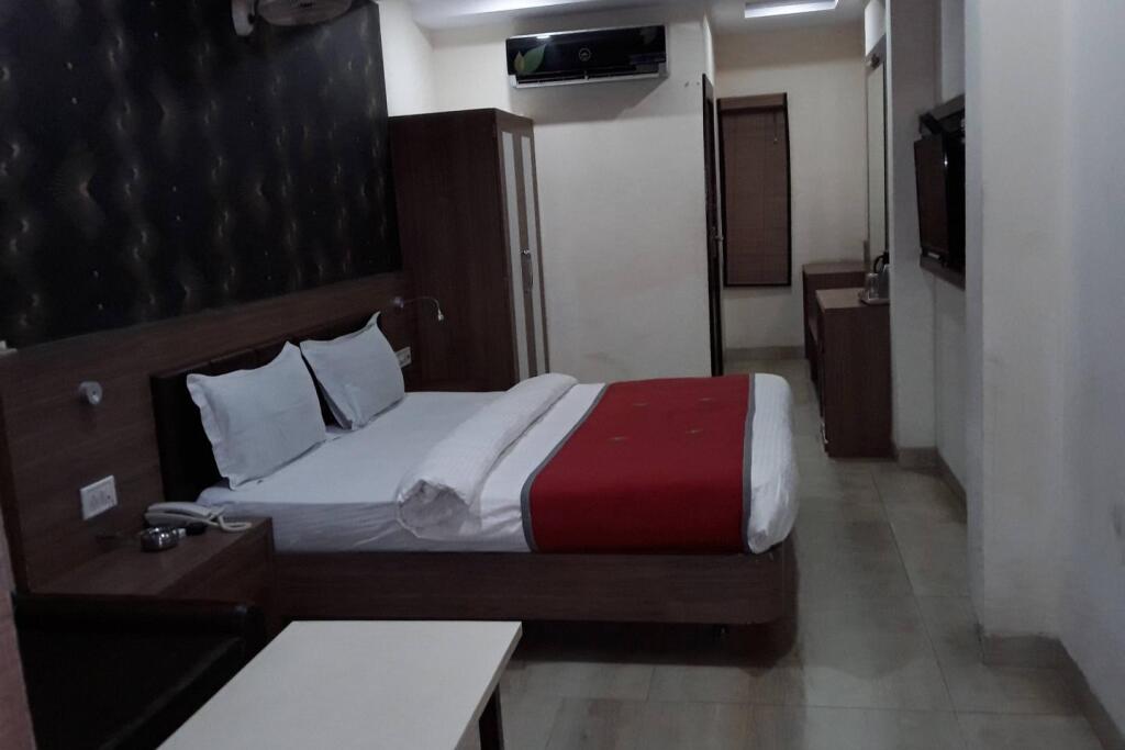 Индаур: OYO 1290 Hotel Prashant